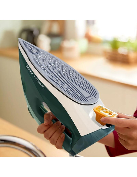 PHILIPS Парна ютия Series 7000 50g/min 250g парен удар 2800W SteamGlide Plus зелен